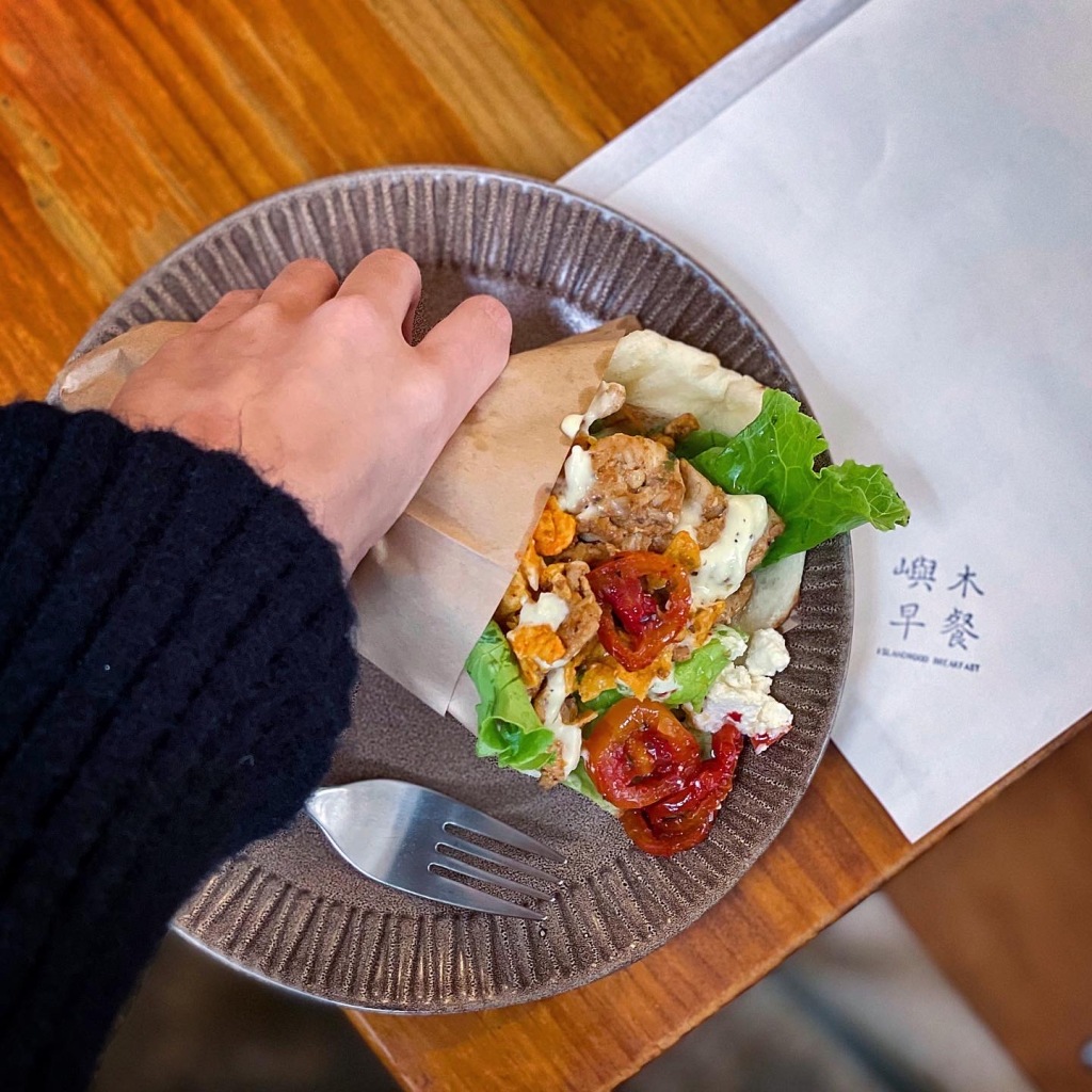 台北車站｜嶼木早餐｜充滿溫度的手作早午餐推薦｜自製漢堡、手工印度捲餅