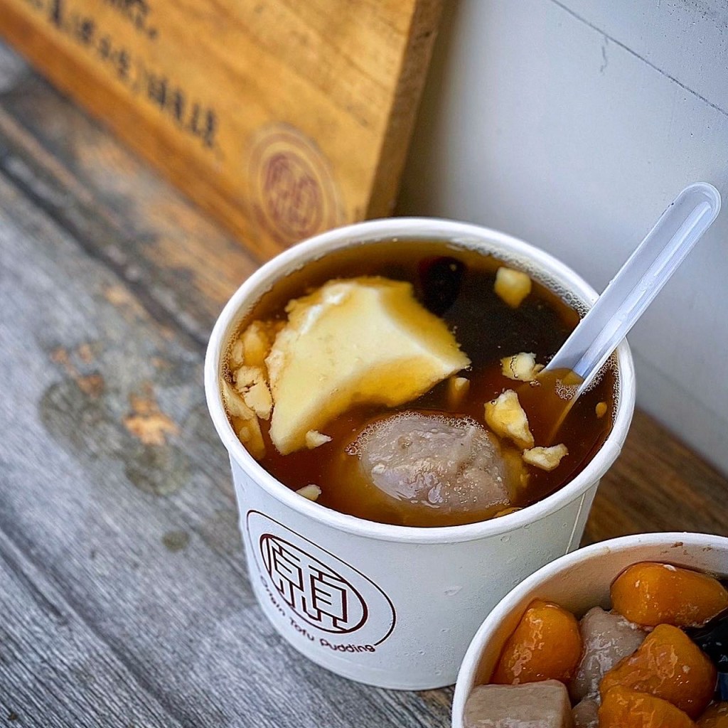 台北市政府｜本願豆花店｜古早味手炒糖水豆花、仙草黑白花｜西門町、信義區冰品甜點推薦