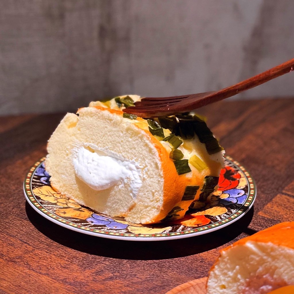 宜蘭美食｜在地食材做的美味生乳捲｜當季紅心芭樂、三星蔥都成為主角｜快來抽蛋糕吧！