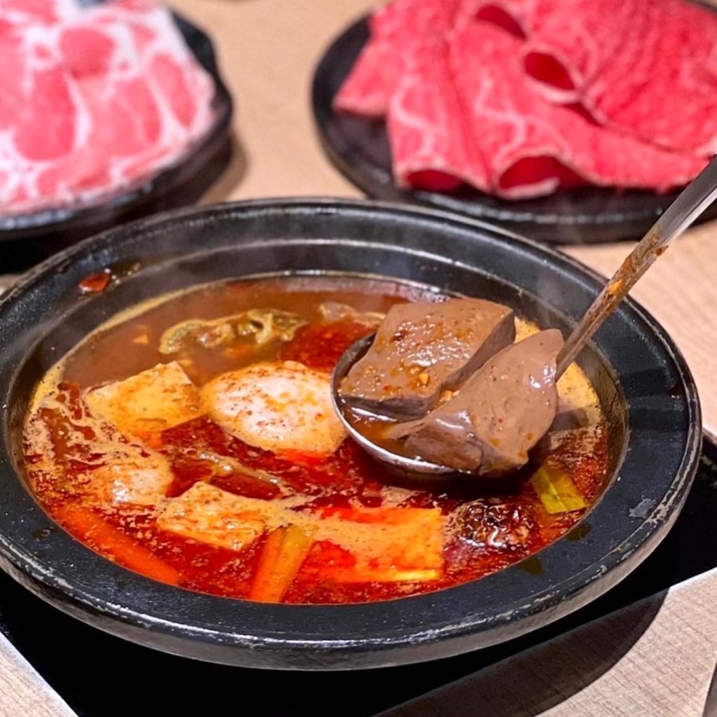 全台《狂一鍋》超狂新品！桌邊燃燒的火焰香辣鍋 搭配和牛海鮮超過癮＋自助吧無限享用 文中抽獎