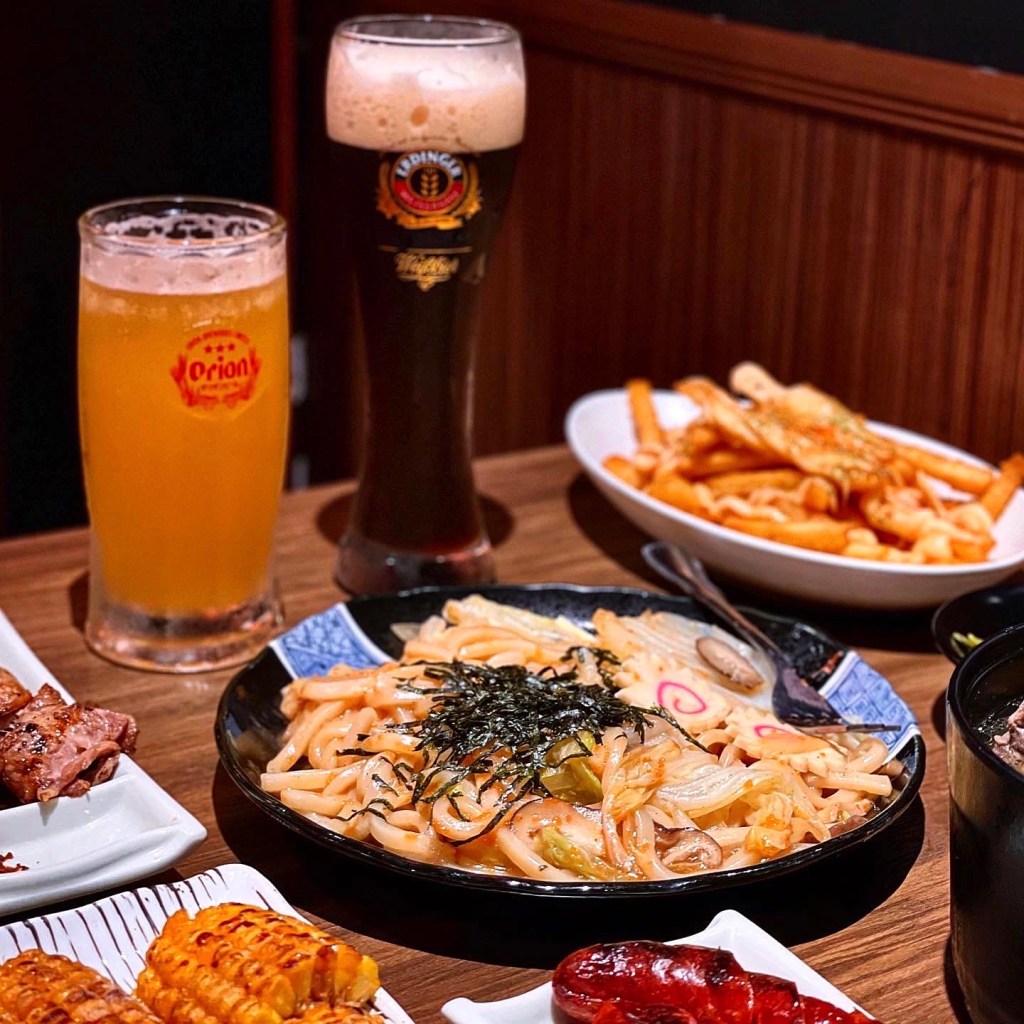 大螢幕看世足球賽！台北平價日式食堂「極燒 居酒屋」串燒炸物、生啤燒酒 中山區晚餐推薦