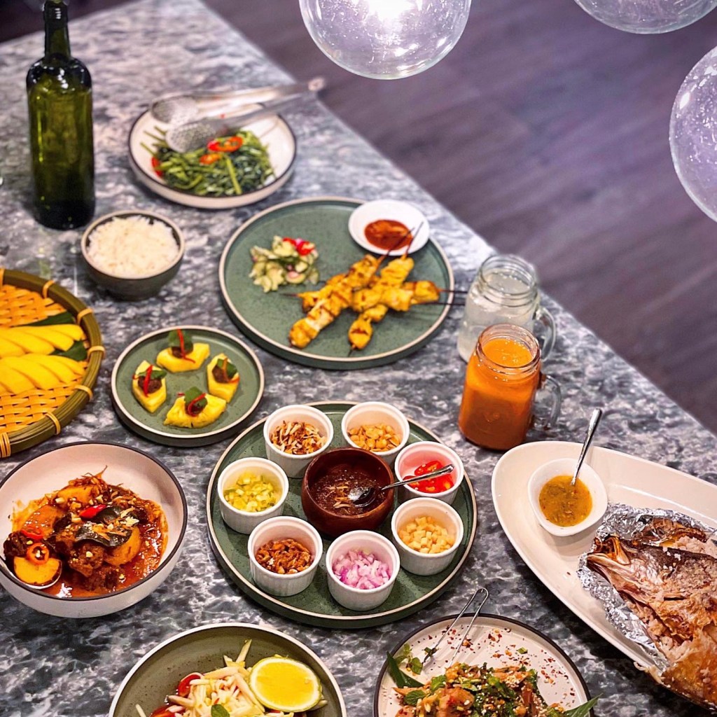 板橋凱撒飯店新開幕 「Lotus蓮花泰式餐廳」高質感裝潢、精緻泰式料理酒食 新北耶誕城美食推薦&nbsp;文含抽獎活動