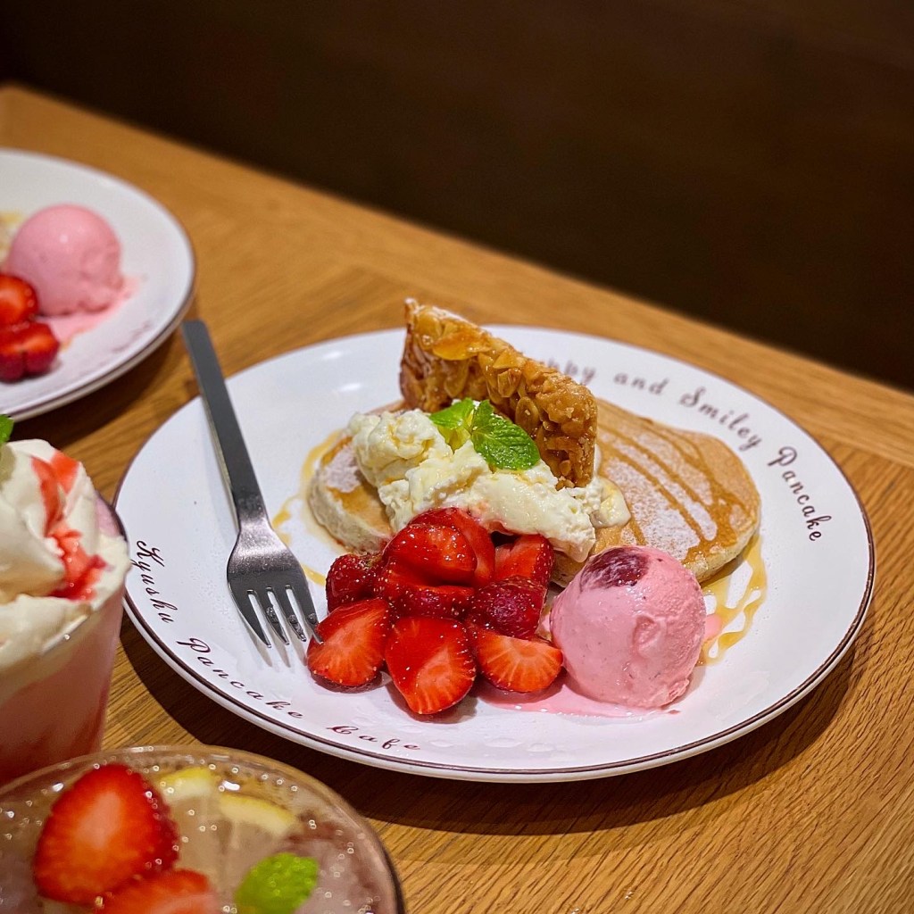 文中有禮🎁 九州鬆餅草莓季！期間限定的草莓牛奶鬆餅 台北民生社區甜點下午茶推薦