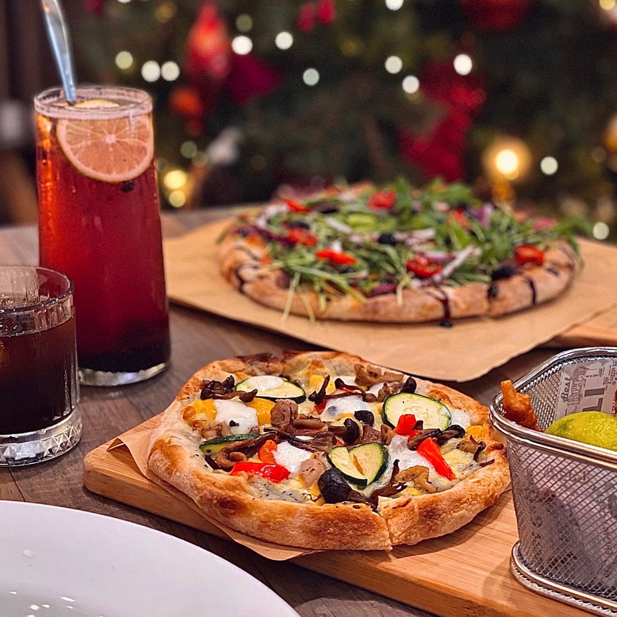 台北內湖不限時咖啡廳【漫時生活】義式披薩、手作蛋糕甜點 寬敞空間、會議室出租、聚餐包場推薦