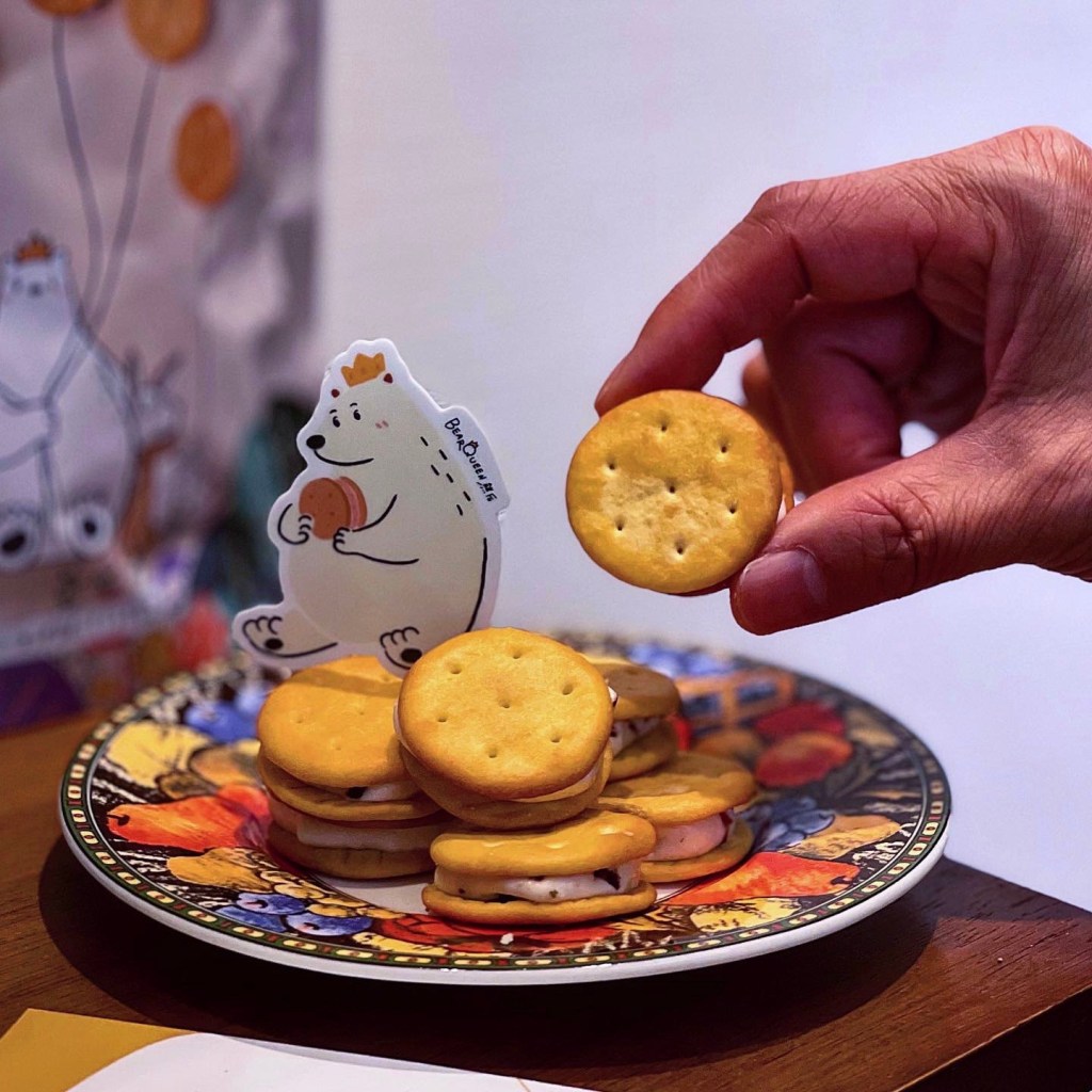 2023 宅配甜點禮盒推薦 》 把「熊后」的都給您！童趣包裝設計✗ 純手工奶香內餡&nbsp;送禮首選的可愛伴手禮盒