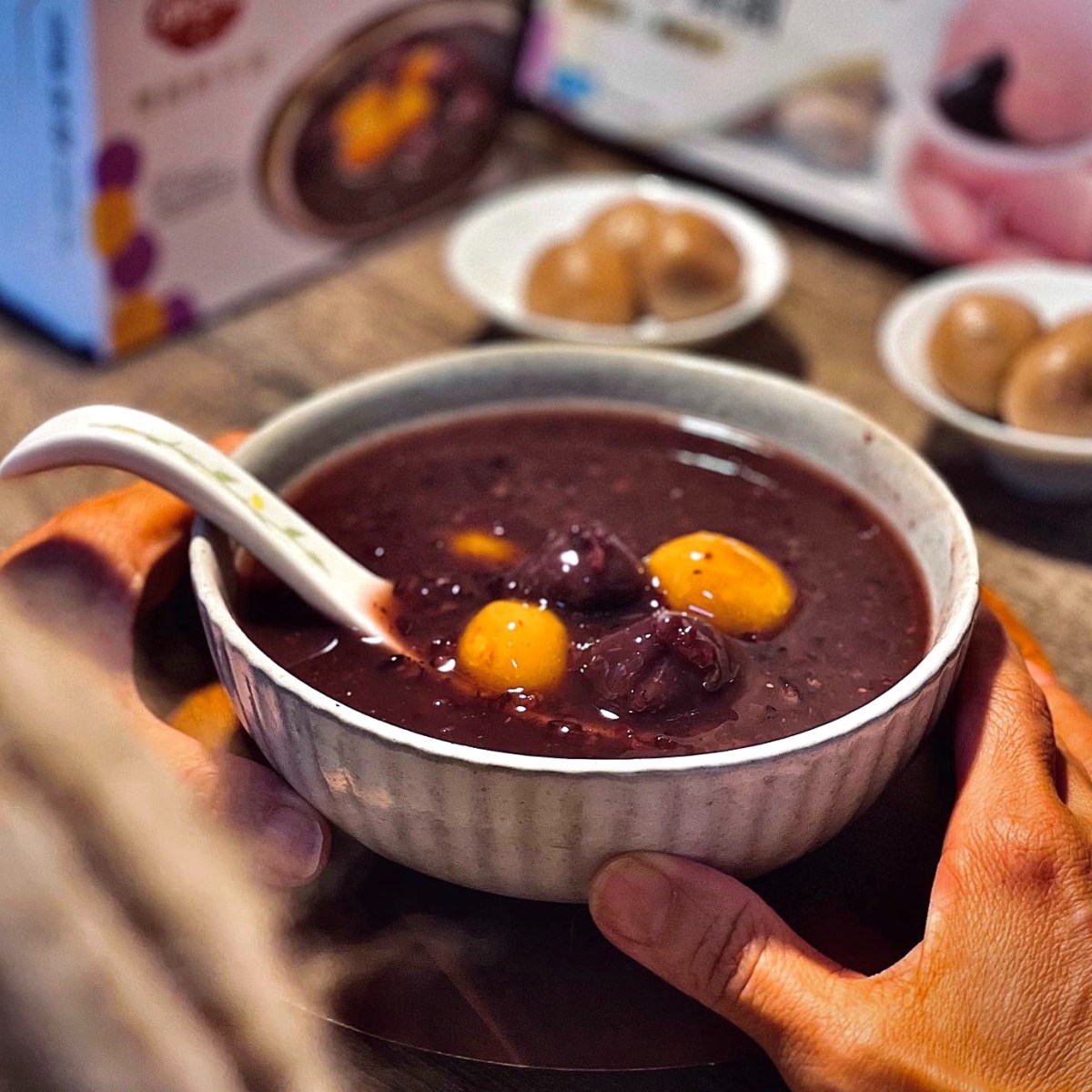 全台美食 元宵節在家吃鮮芋仙甜品！暖呼呼紅豆紫米粥&包餡芋頭芝麻湯圓  全聯、7-11新品推薦